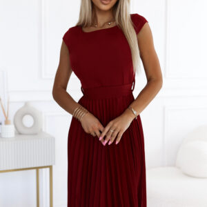 311-15 LILA Plisowana sukienka z krótkim rękawkiem i paskiem - BORDOWA-1