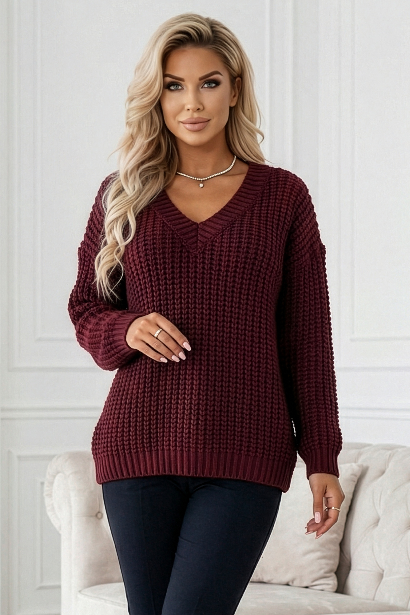 661-1 Ciepły sweter oversize o mięsistym splocie i dekolcie V - bordowy-8