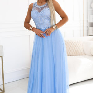 672-1 Romantyczna suknia maxi na wesele z haftowaną koronką i tiulem - błękitna-1